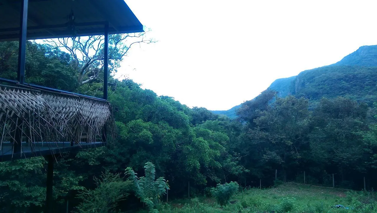 Naturee Riverstone River Cottage 康提 山林小屋