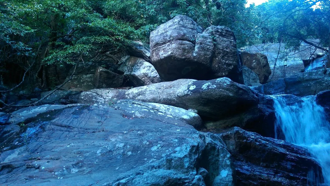 Naturee Riverstone River Cottage 康提 0*,  斯里兰卡